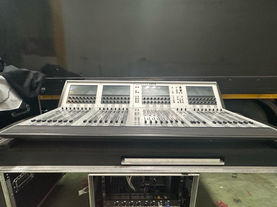 Soundcraft VI400 set de segunda mano · Foto 1 de 9 · Cantabria · 6300 €