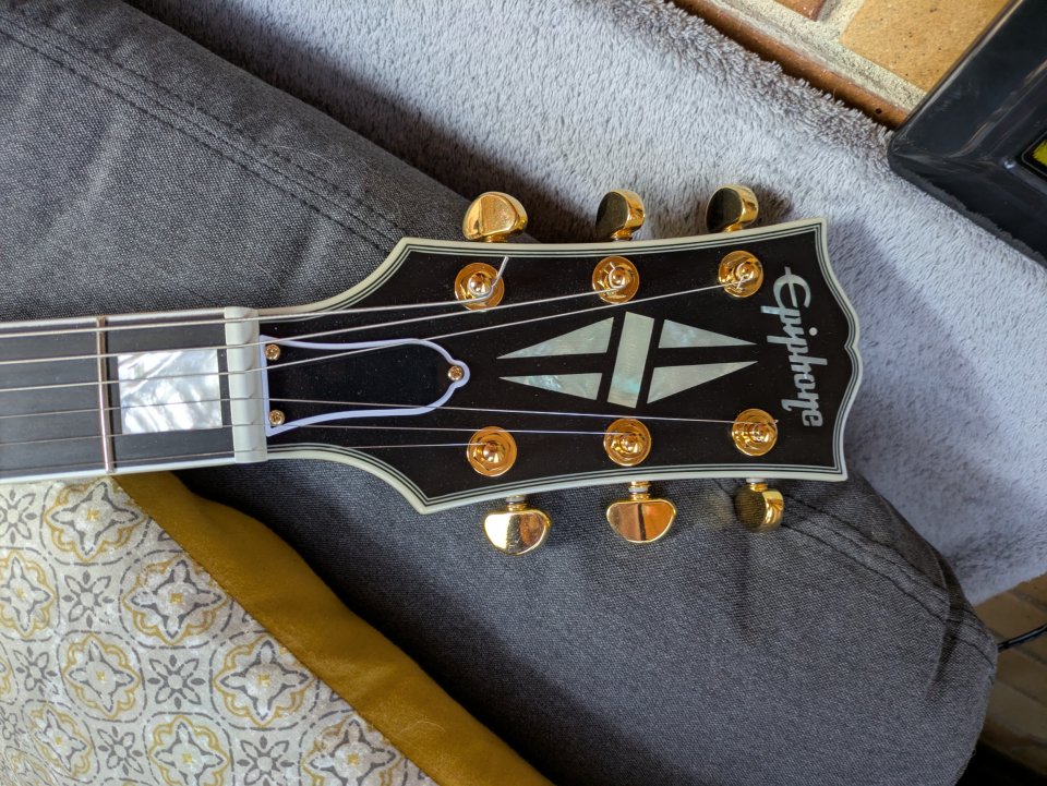 EPIPHONE IGC 1959 ES-355 CLASSIC WHITE (estuche y envío incluidos) de segunda mano · Foto 3 de 9 · Madrid · 1000 €