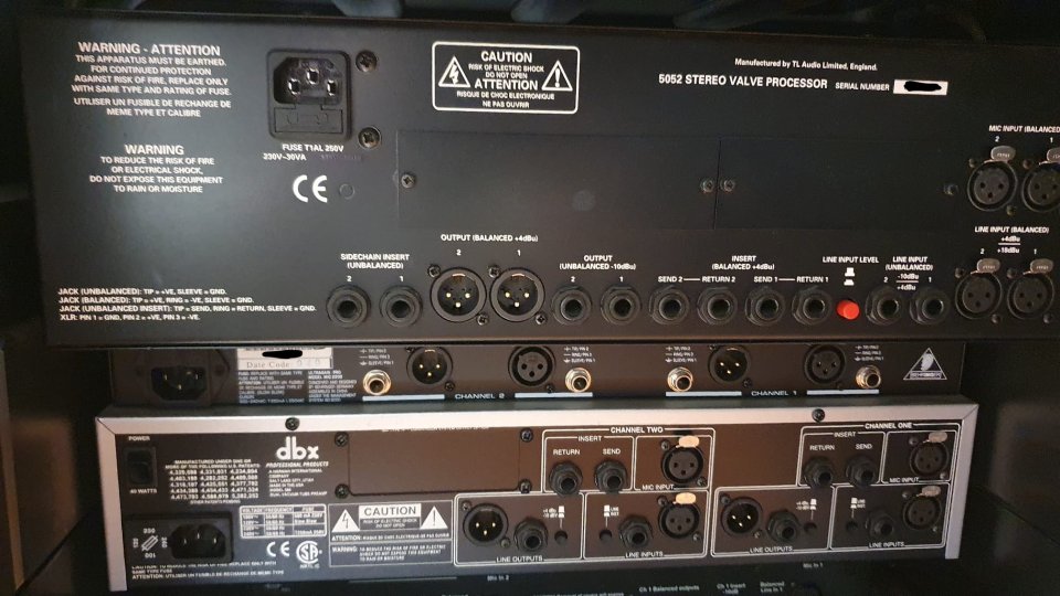 Varios previos - 8 canales en total TLAudio Ivory, Ultragain, DBX, CFPRO