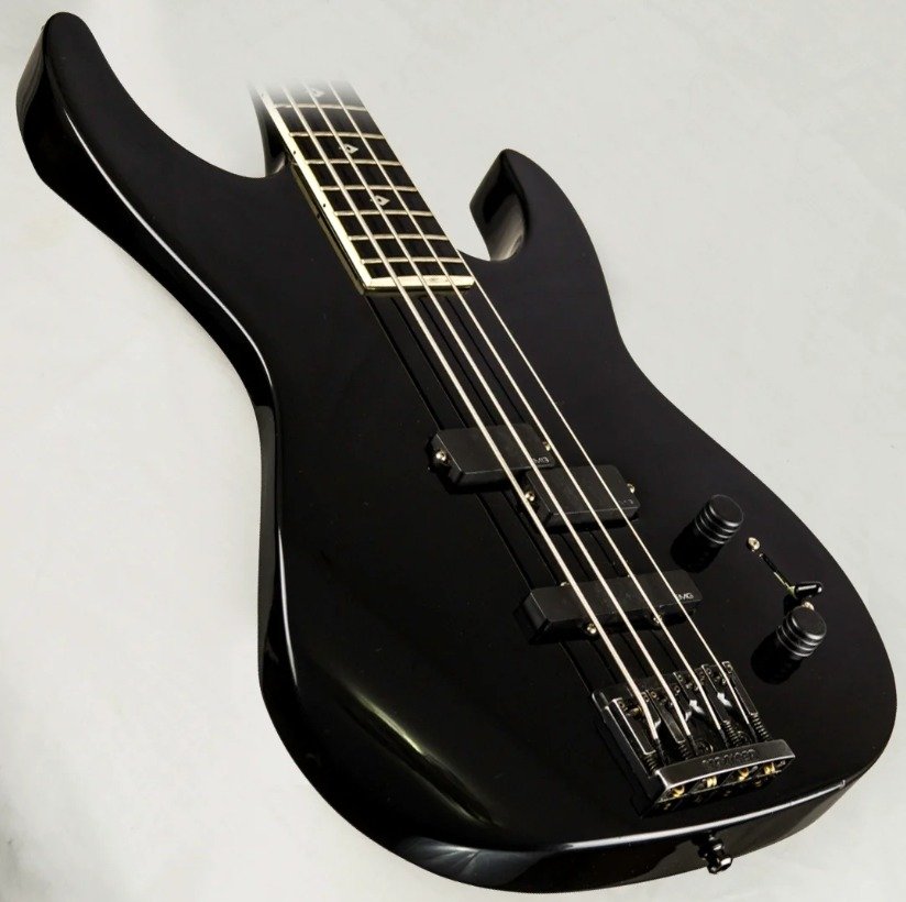 Compro Bajo Kramer Forum III 4 cuerdas con pastillas Spector y necktrough. de segunda mano · Foto 4 de 9 · Madrid