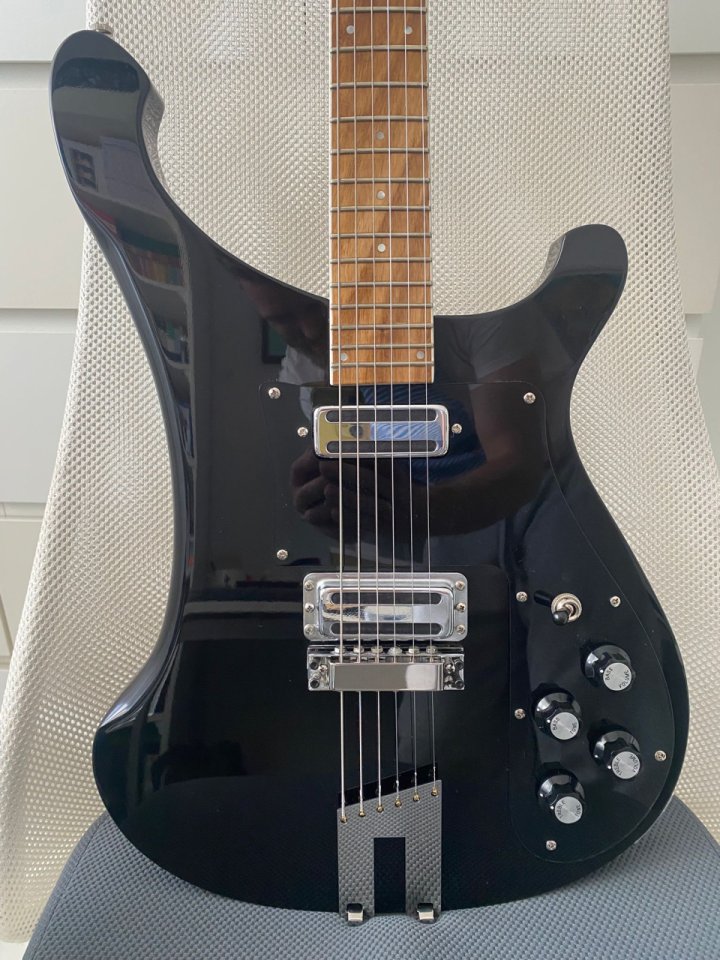 Rickenbacker 480 clon (UK)