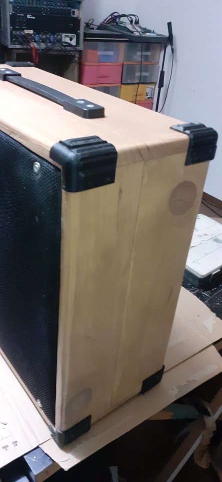 Pantalla artesanal 1x12 madera de Abeto finlandes 18mm