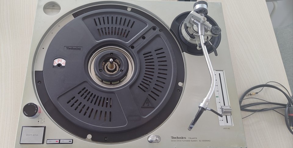 Technics SL1200 MK2