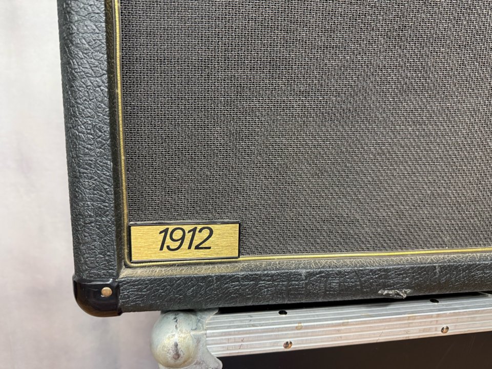 2 Pantallas 1x12 Marshall made in Uk de segunda mano · Foto 3 de 5 · León · 295 €