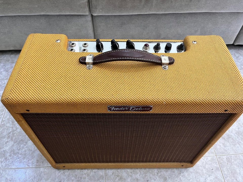 Fender 57 deluxe reissue (Hand-Wired 2014) de segunda mano · Foto 2 de 5 · Barcelona · 1900 €