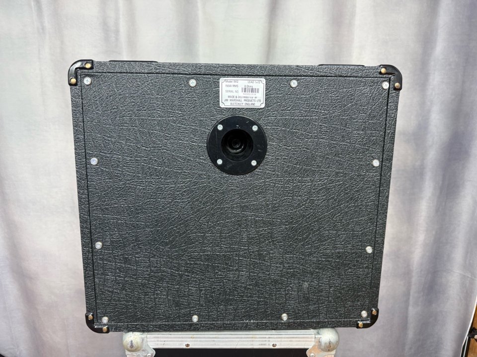 2 Pantallas 1x12 Marshall made in Uk de segunda mano · Foto 4 de 5 · León · 295 €