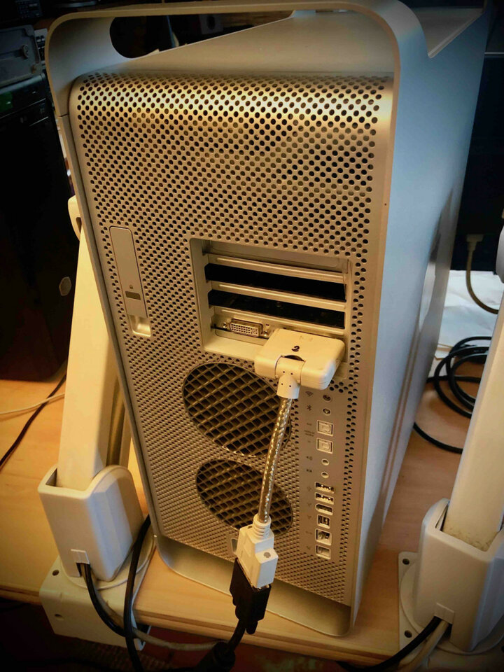 Power Mac G5. Apple MAC OS X