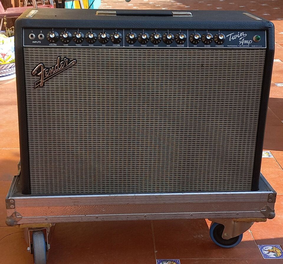 Fender Twin Amp Black Face. Regalo Flight case con ruedas