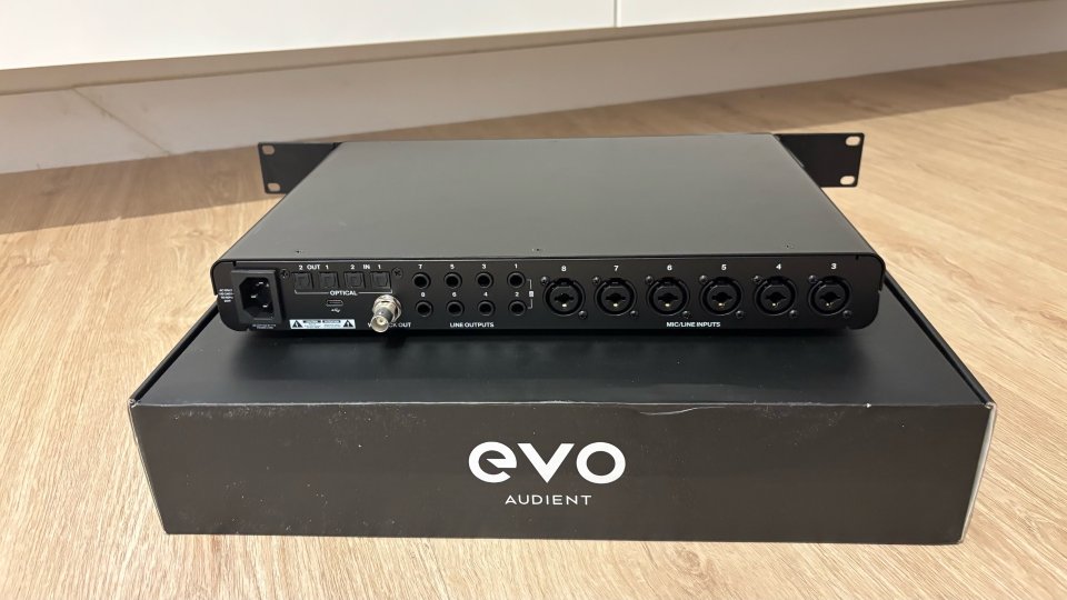 Audient EVO 16 Interfaz de Audio 8 previos