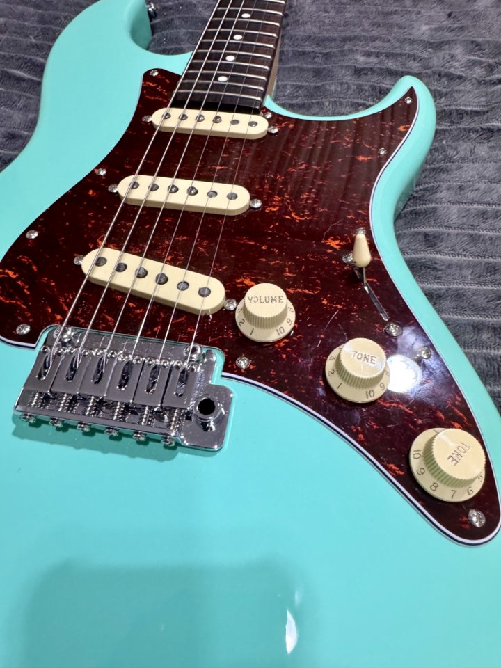 Sire Guitars S3 SSS MLG Mild Green