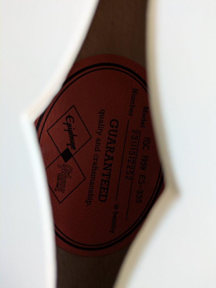 EPIPHONE IGC 1959 ES-355 CLASSIC WHITE (estuche y envío incluidos) de segunda mano · Foto 8 de 9 · Madrid · 1000 €