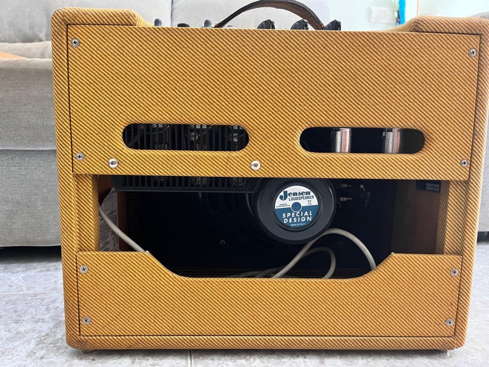 Fender 57 deluxe reissue (Hand-Wired 2014) de segunda mano · Foto 4 de 5 · Barcelona · 1900 €