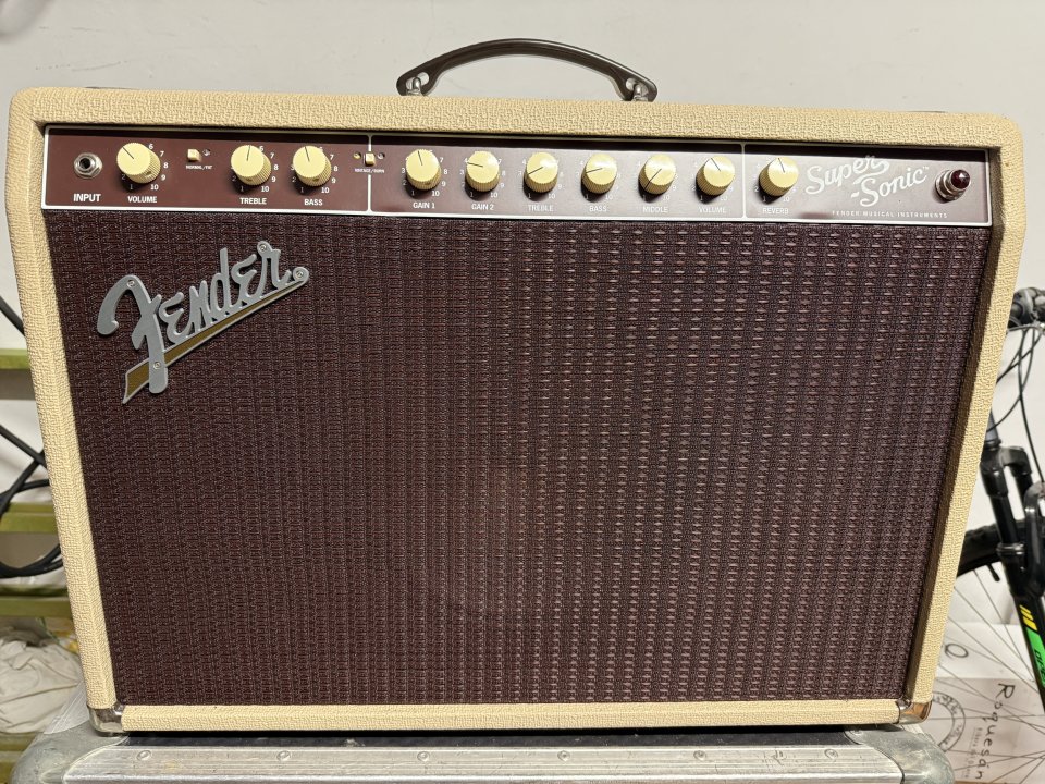 Fender Super Sonic 22