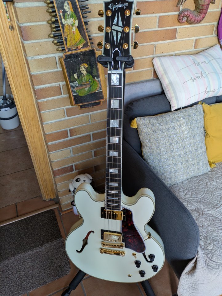EPIPHONE IGC 1959 ES-355 CLASSIC WHITE (estuche y envío incluidos) de segunda mano · Foto 9 de 9 · Madrid · 1000 €