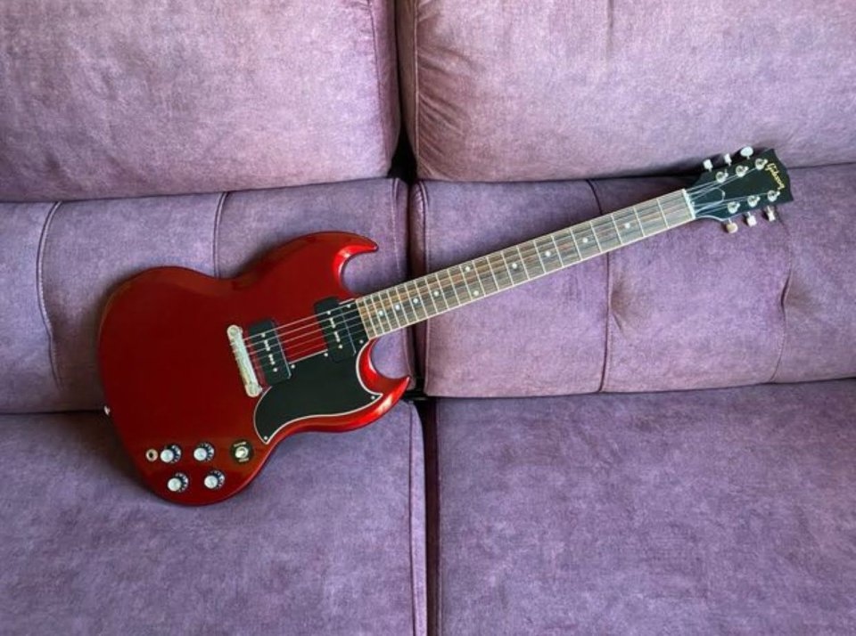 3 guitarras listos. Para gozar, fender Gibson.