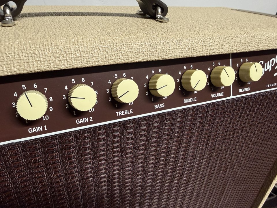 Fender Super Sonic 22