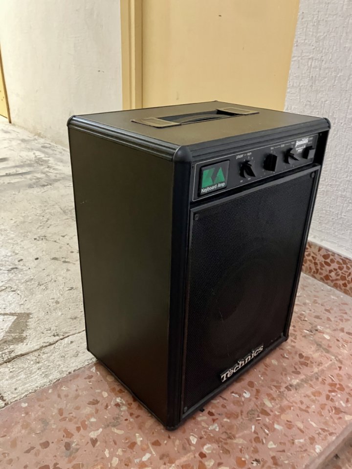 Amplificador de teclado Technics SY-T 10 de segunda mano · Foto 4 de 8 · Bizkaia · 180 €