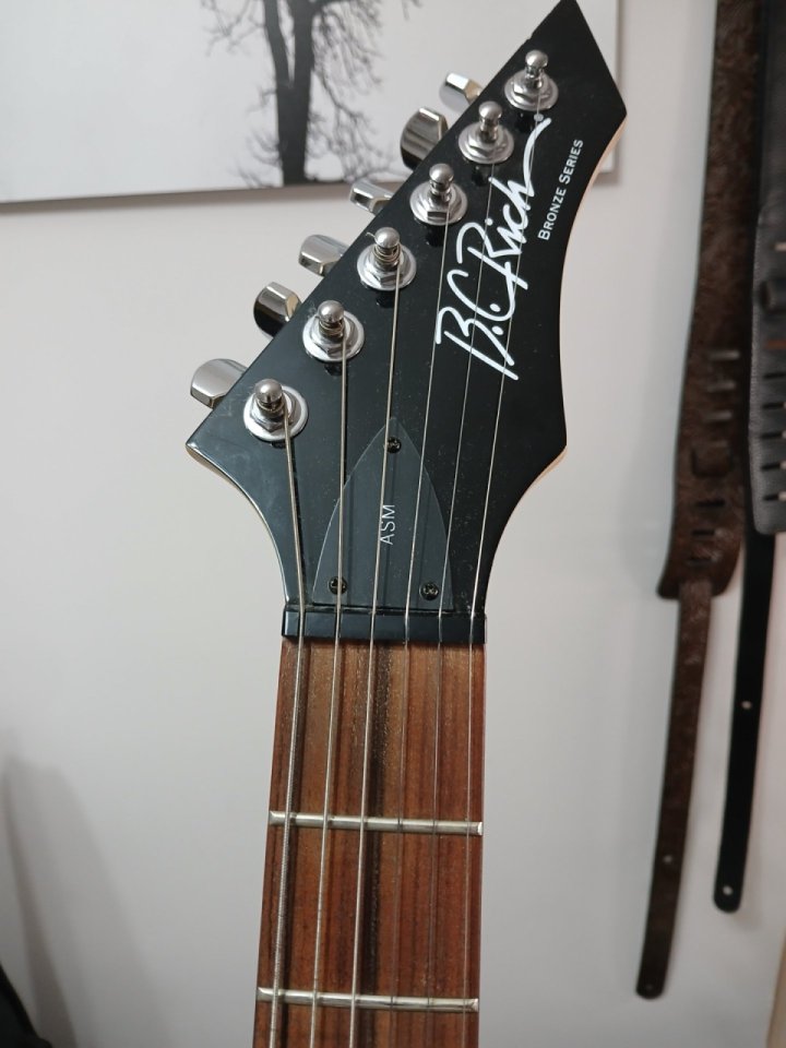 BC Rich Bronze Series de segunda mano · Foto 1 de 6 · Ciudad Real · 170 €