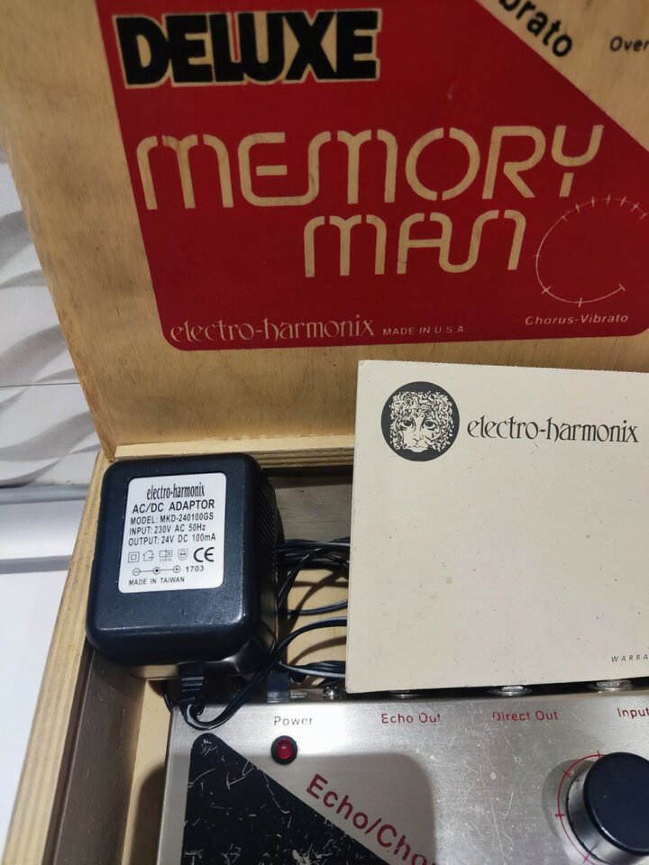 EHX Deluxe Memory Man Reissue EC-2002 (2002–2007).