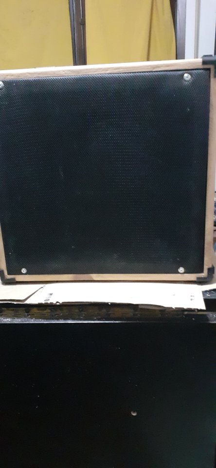 Pantalla artesanal 1x12 madera de Abeto finlandes 18mm