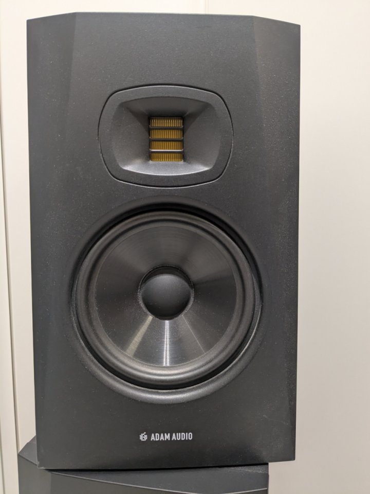 Pareja de monitores Adam Audio T7V