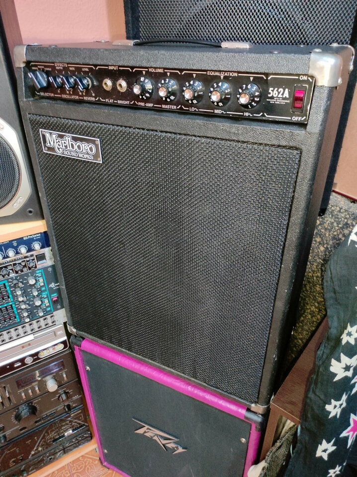 Amplificador Marlboro 562A (USA, años 70-80). Muchas mods y altavoz Fender.