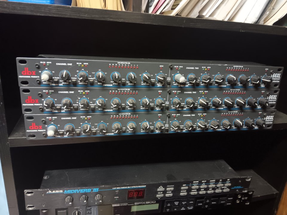 Vendo: Compresor DBX-166XL