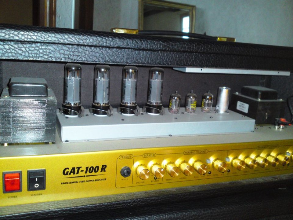 Full Stack: Cabezal válvulas IMG Stage Line GAT-100R (100W) + Pantalla 4x12 de segunda mano · Foto 2 de 5 · Girona · 350 €