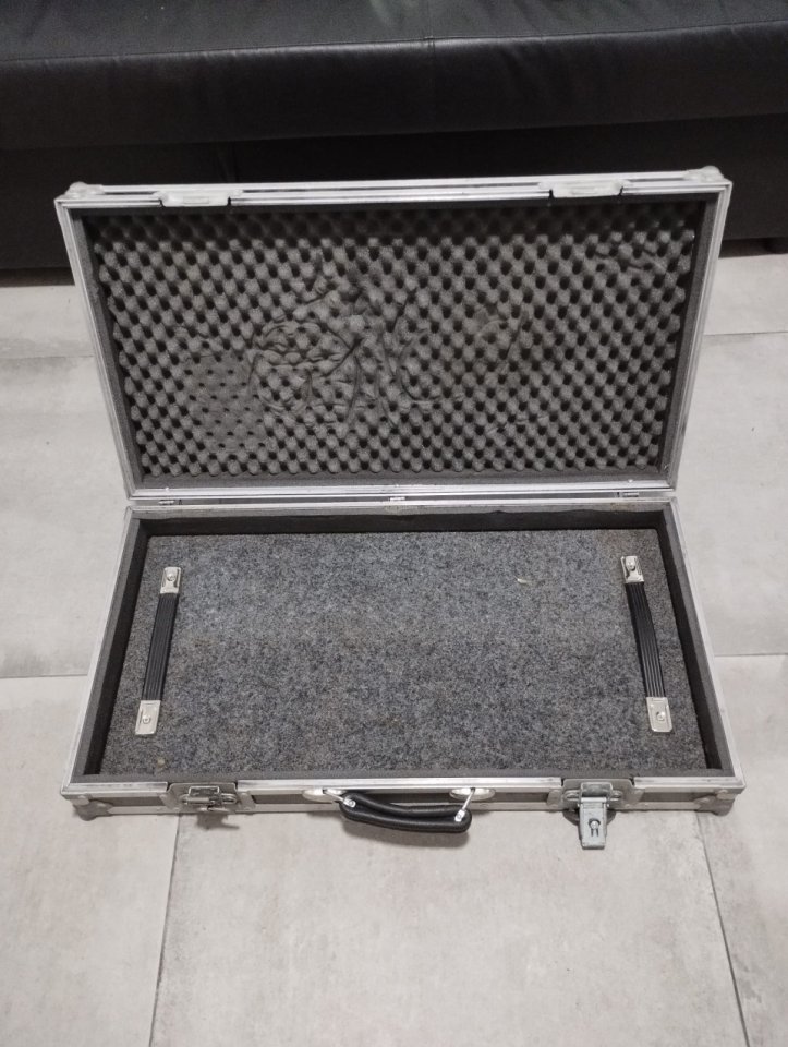 Flight case para pedales/pedalera de segunda mano · Foto 2 de 3 · Málaga · 150 €