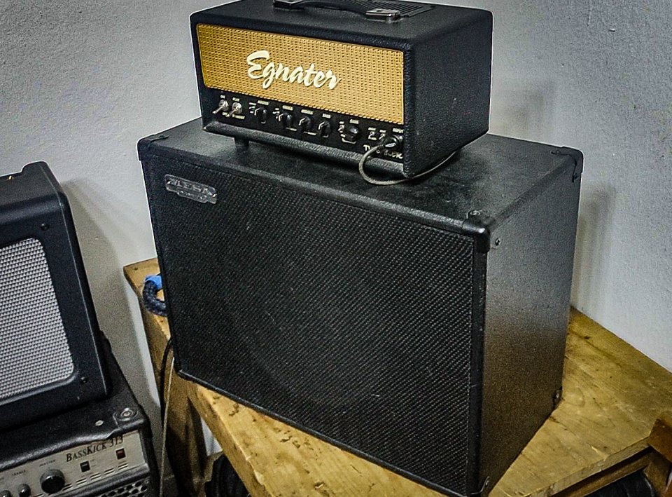 Egnater Tweaker 15 head + pantalla 1x12 de segunda mano · Foto 2 de 8 · Jaén · 530 €