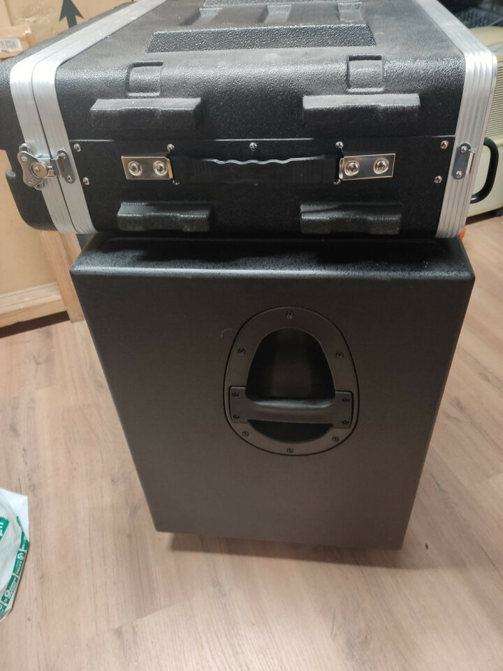 Amplificador Hartke LH-500 500w (con hardcase) y cajón Bugera BN 115 2000w