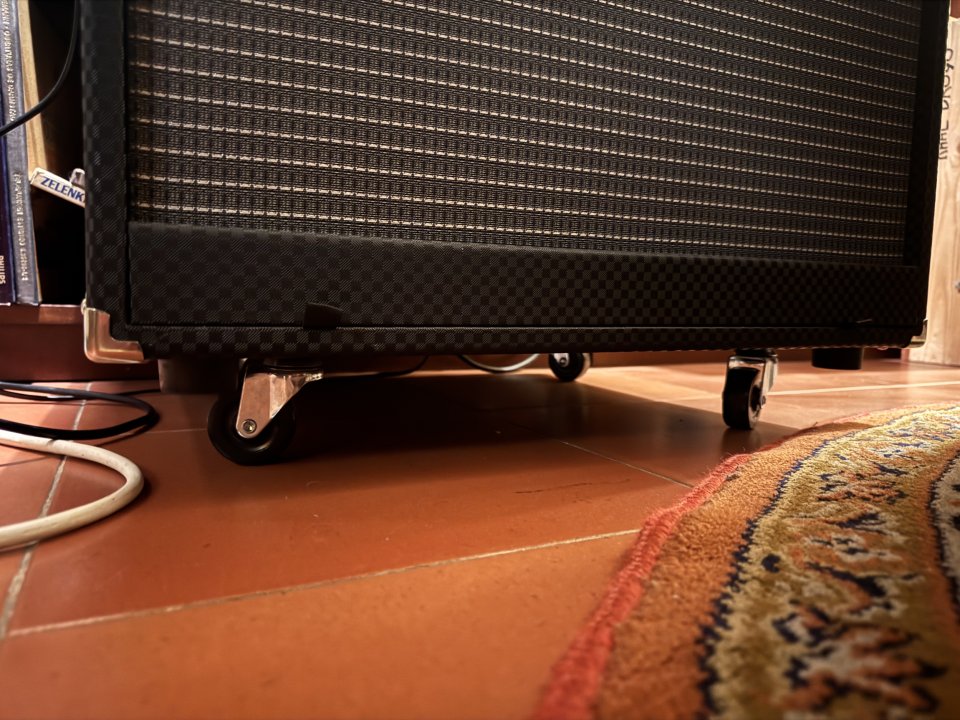 Amplificador Bajo - Cabezal Aguilar AG700 + Cabina Ampeg PF115