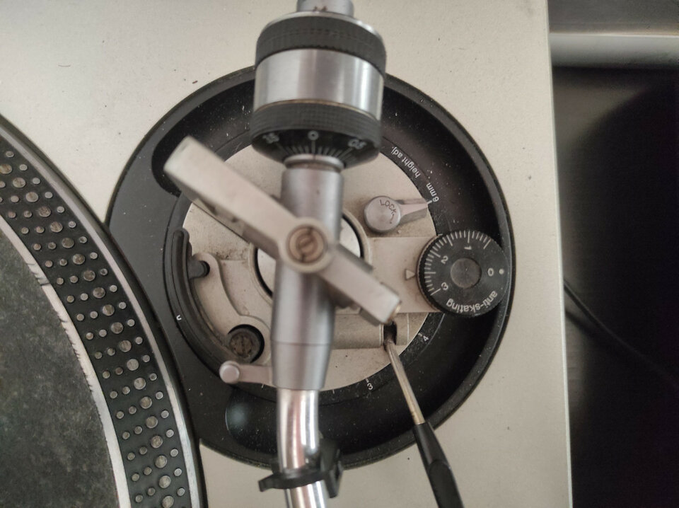 Technics 1200 mas covers y agujas de segunda mano · Foto 3 de 6 · Madrid · 1300 €