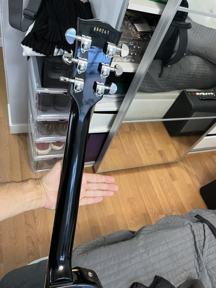 2008 Gibson Les Paul Classic Black. Cambios. de segunda mano · Foto 3 de 10 · Madrid · 1690 €