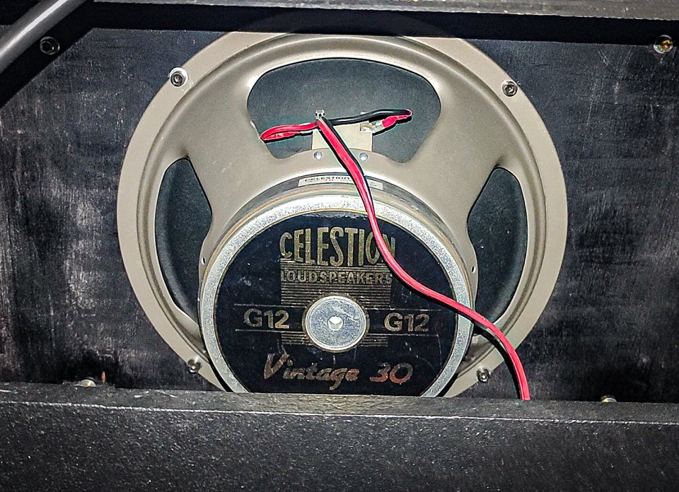 Egnater Tweaker 15 head + pantalla 1x12 de segunda mano · Foto 6 de 8 · Jaén · 530 €