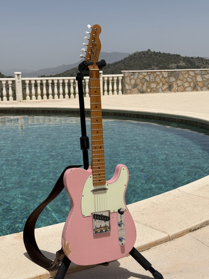Fender Custom Shop Designed Telecaster - Shell Pink - Nitro - CON MEJORAS de segunda mano · Foto 1 de 8 · Murcia · 900 €