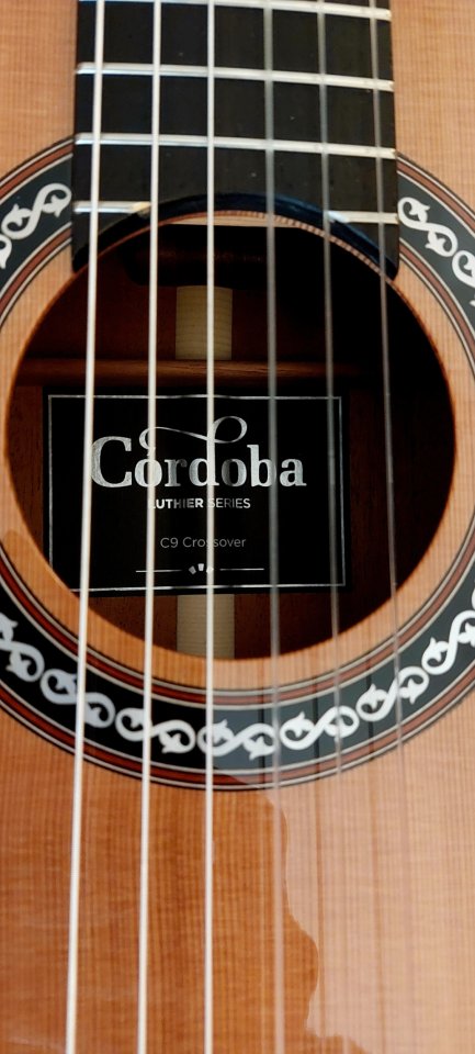 Guitarra Cordoba C9 Crossover de segunda mano · Foto 5 de 9 · Valencia · 690 €