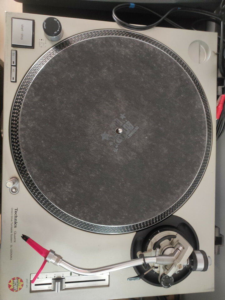 Technics 1200 mas covers y agujas de segunda mano · Foto 6 de 6 · Madrid · 1300 €