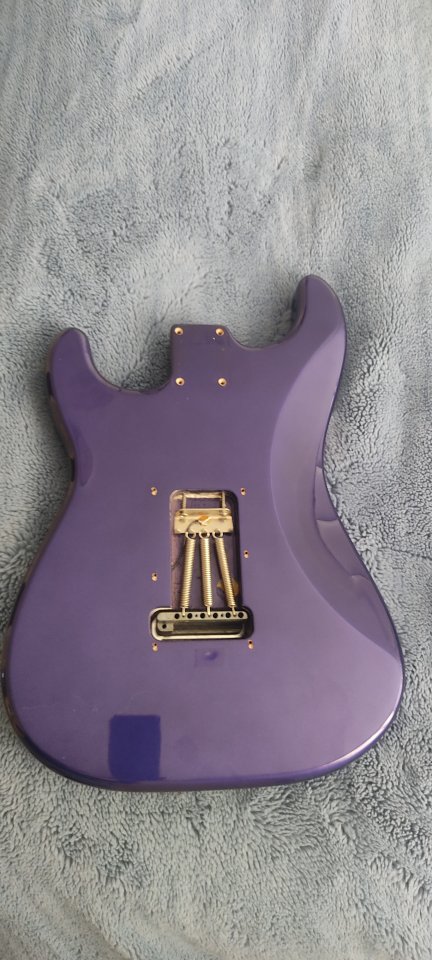 Cuerpo Fender Stratocaster Standar MIM año 2000, con puente tremolo Fender