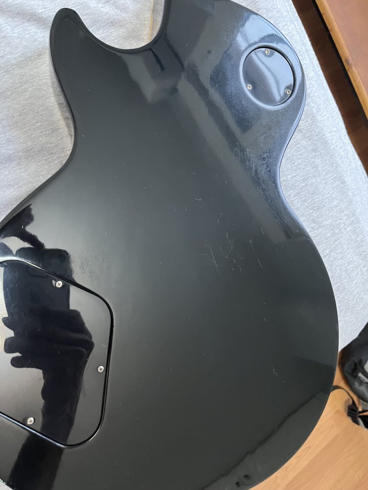 2008 Gibson Les Paul Classic Black. Cambios. de segunda mano · Foto 6 de 10 · Madrid · 1690 €