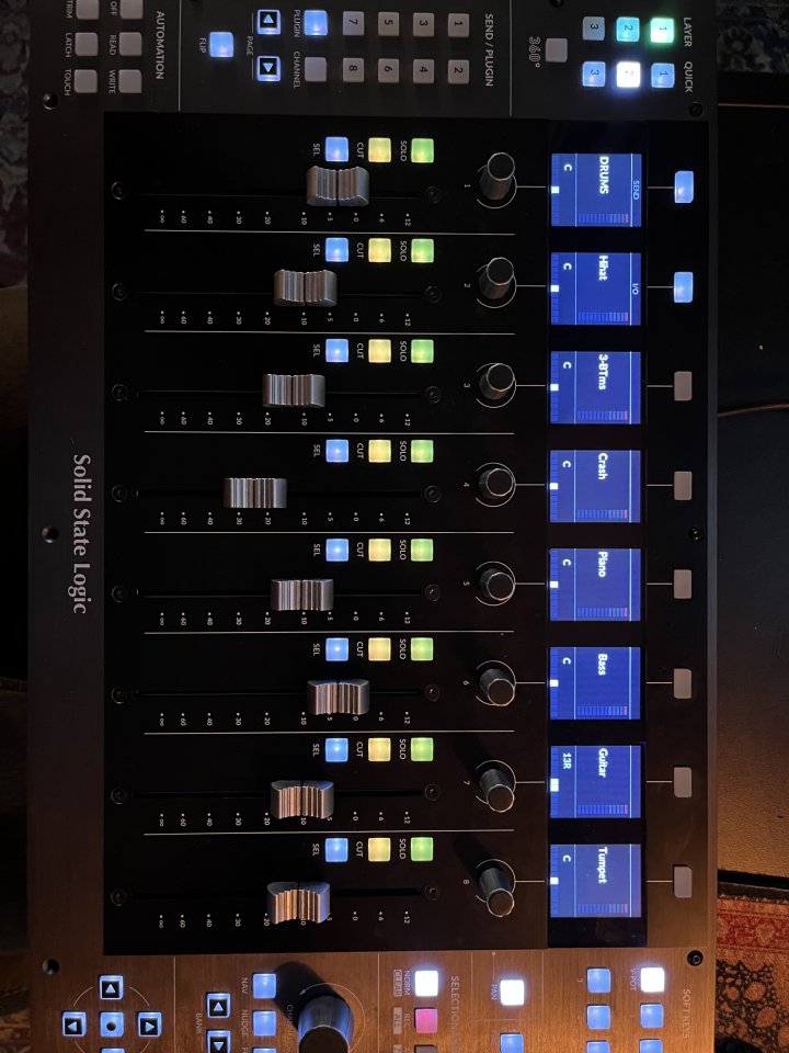 Control faders SSL UF8