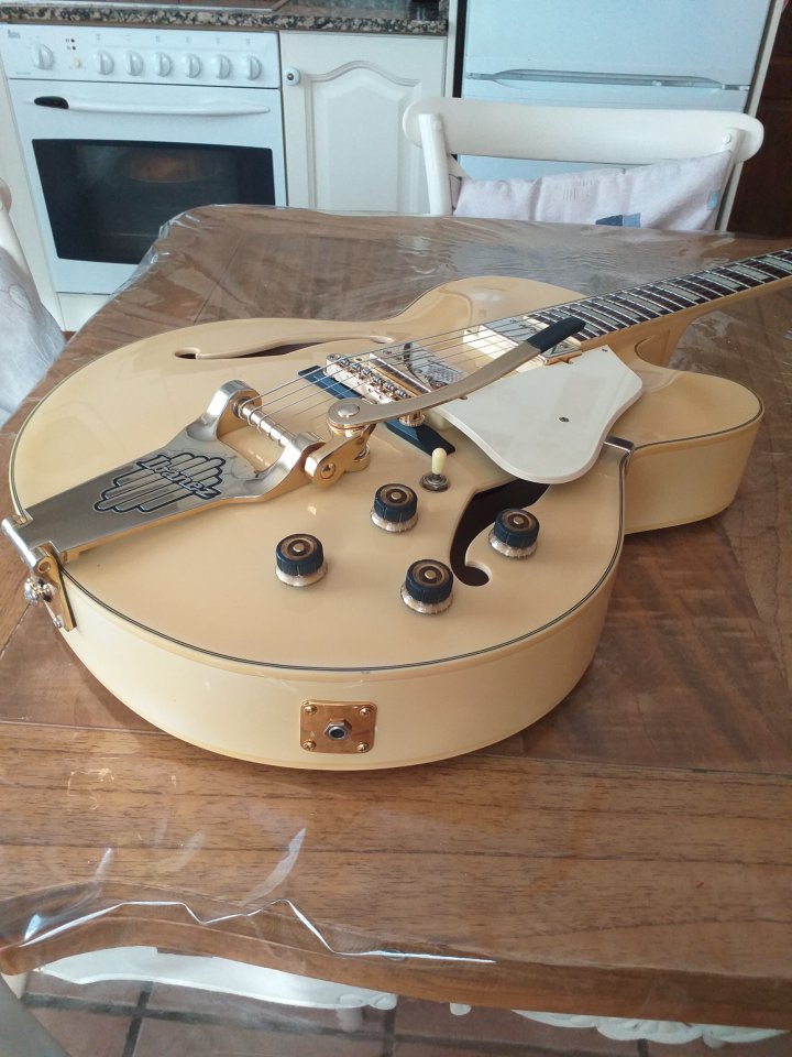 Archtop Ibanez AF 75 TDG