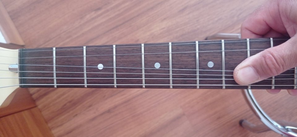 Guitarra eléctrica Epiphone Explorer Small Body Corea 93 de segunda mano · Foto 6 de 10 · Cuenca · 700 €