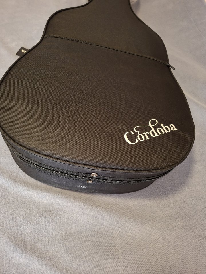 Guitarra Cordoba C9 Crossover de segunda mano · Foto 7 de 9 · Valencia · 690 €