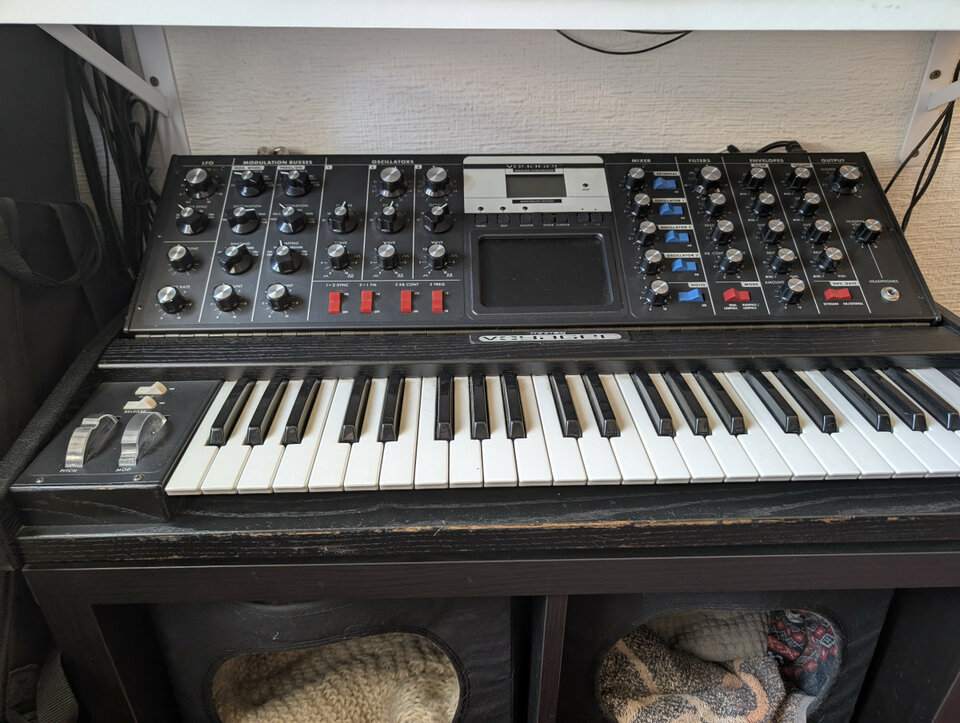 Sintetizadores, Drum Machines y Equipo De  Estudio