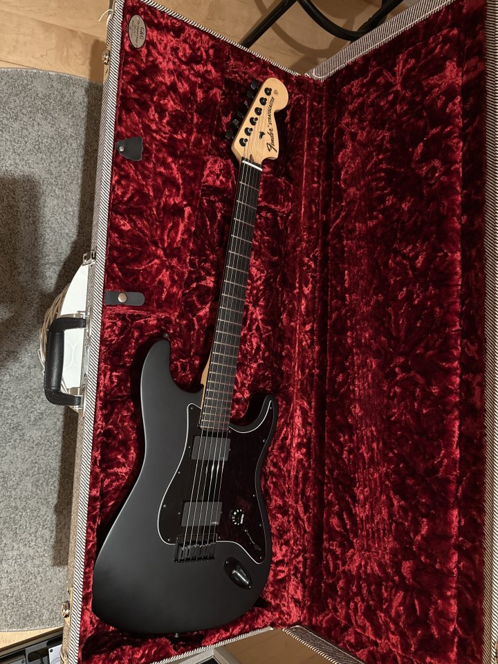 Fender Stratocaster USA Jim Root ¡Nueva! de segunda mano · Foto 1 de 10 · Valencia · 1500 €