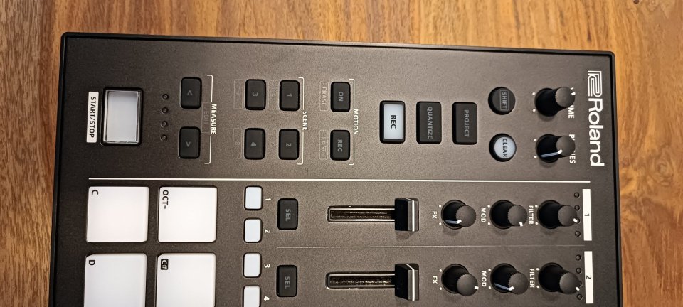 Roland MC-707 de segunda mano · Foto 2 de 7 · Barcelona · 700 €