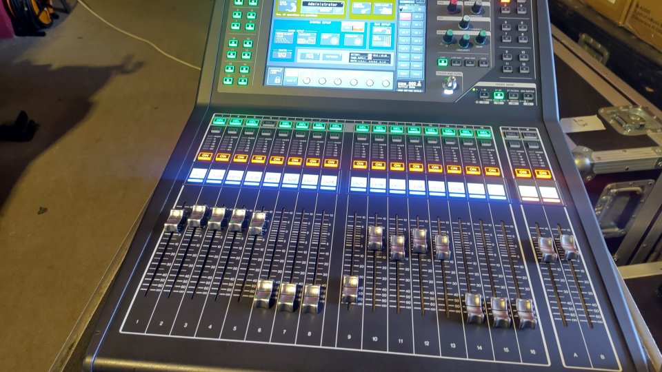 YAMAHA QL1 de segunda mano · Foto 10 de 10 · Barcelona · 5000 €