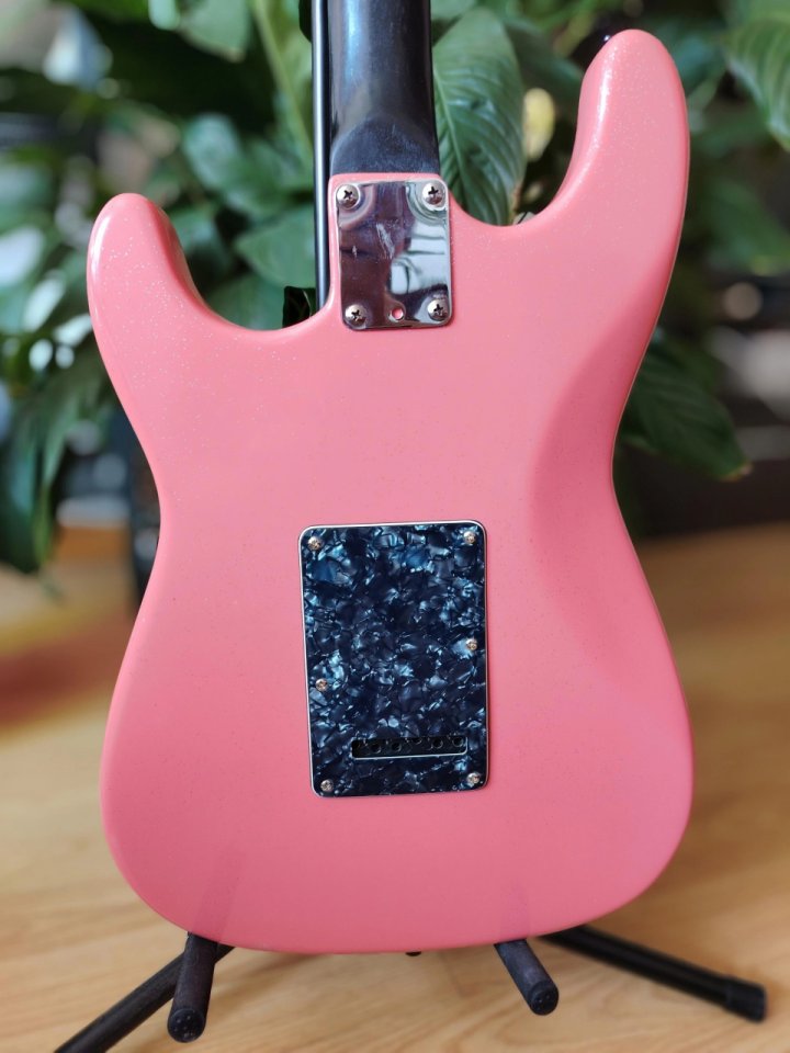 Guitarra ELg estilo Stratocaster de segunda mano · Foto 3 de 7 · Madrid · 190 €