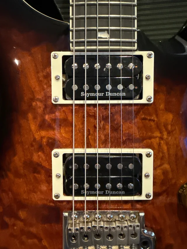 PRS SE Custom 24 Quilt Black Gold Burst con Seymour Duncan Hot Rodded set